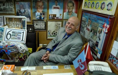 Futbol camiası Ahmet Suat Özyazıcı için başsağlığı mesajları yayımladı
