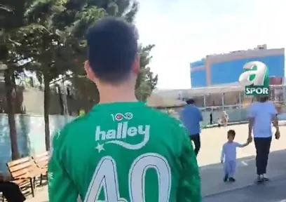 F.Bahçeli taraftar oy kullanmaya Livakovic formasıyla gitti!