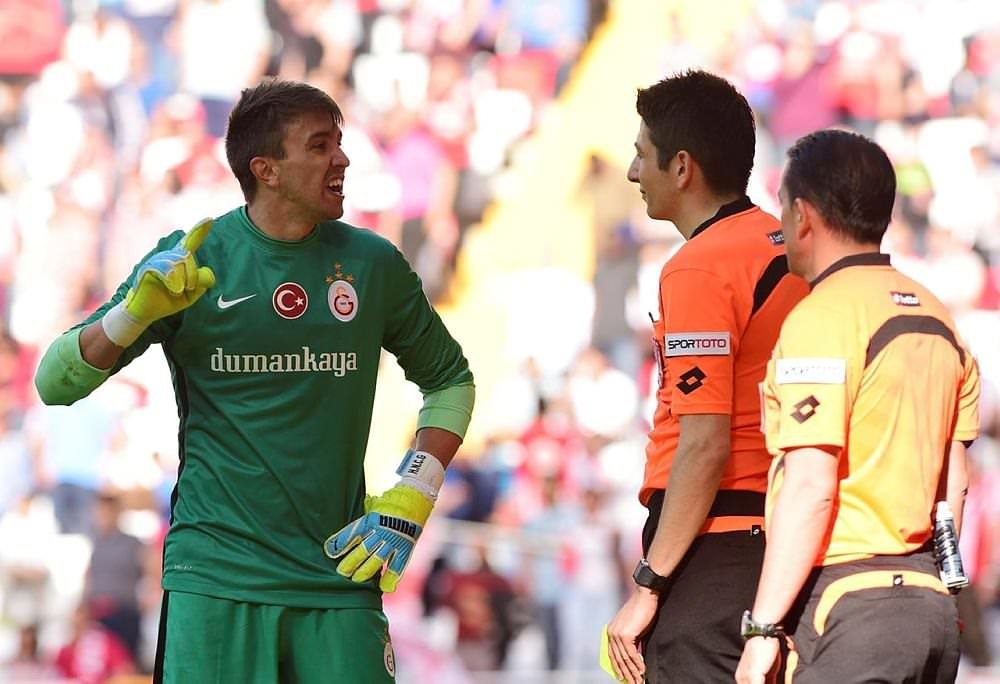 Fernando Muslera’dan ayrılık sinyali!.