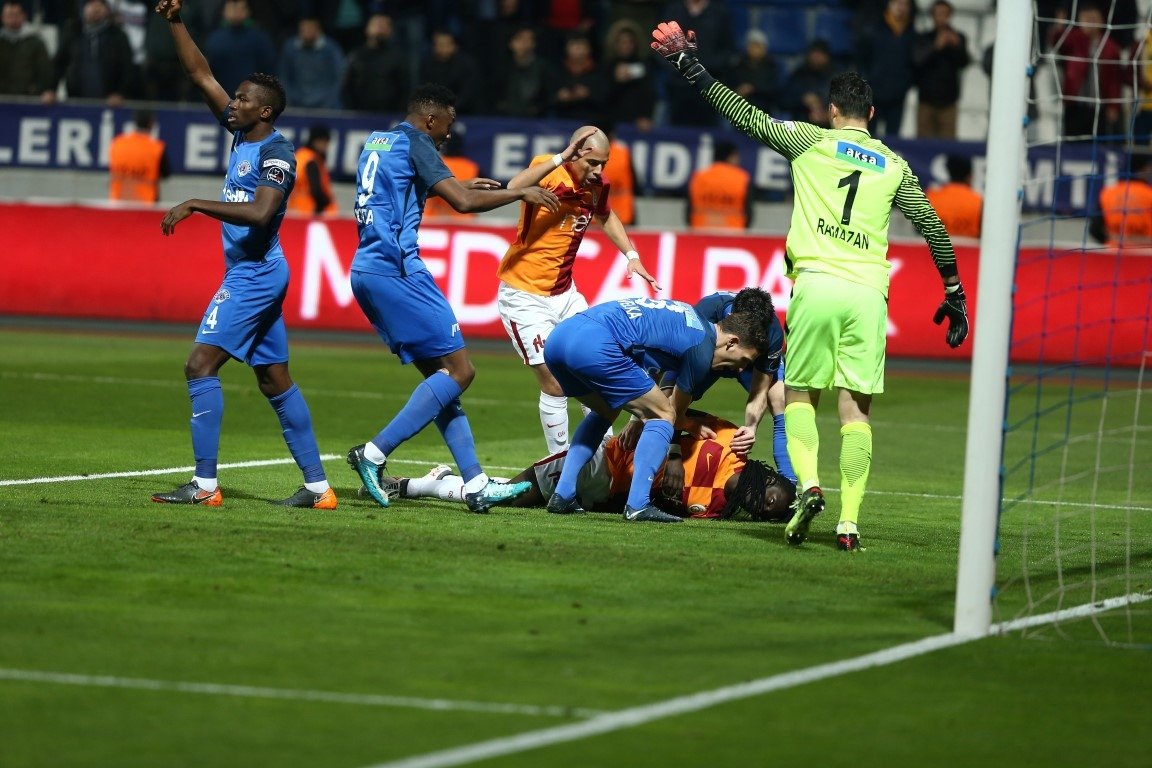 Gomis’in bayılması dünya basınında