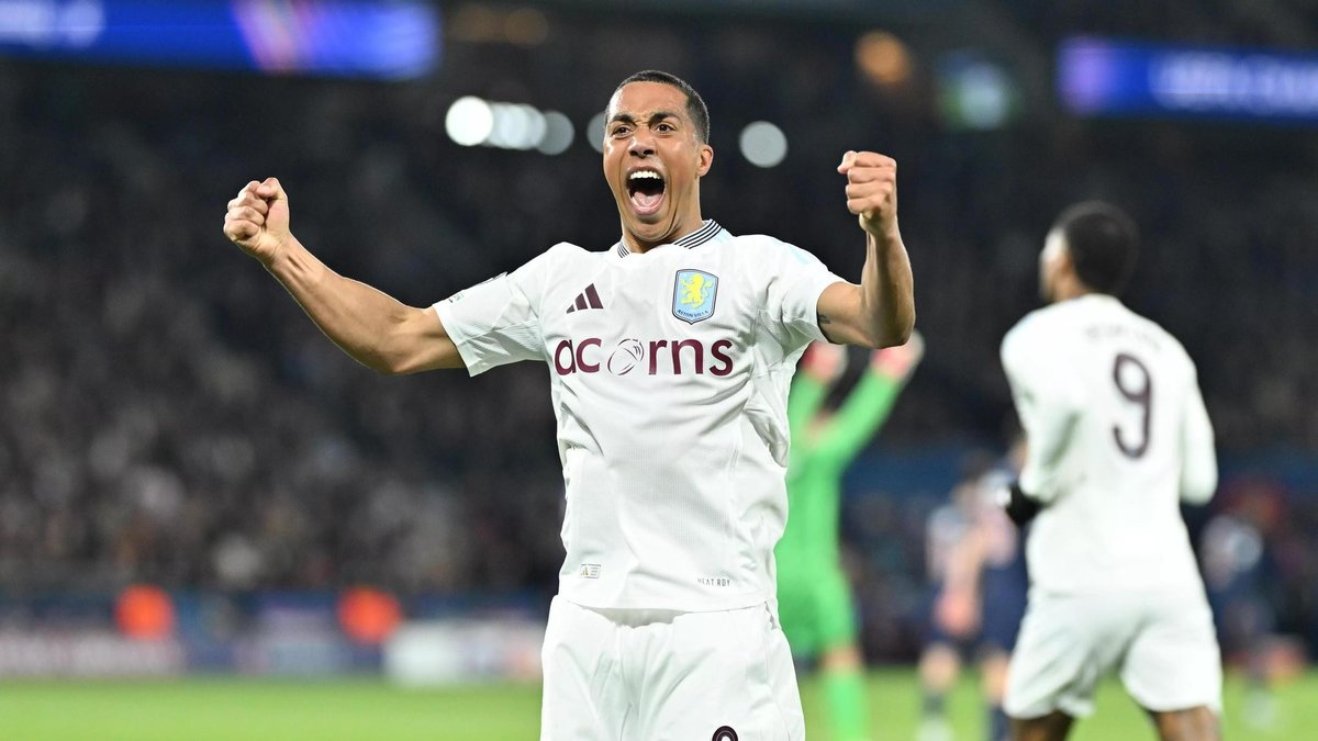 TRANSFER HABERİ: Fenerbahçe'ye yıldız 8 numara! Kulübüyle görüşmeler başladı TRANSFER HABERİ: Fenerbahçe'ye yıldız 8 numara! Kulübüyle görüşmeler başladı