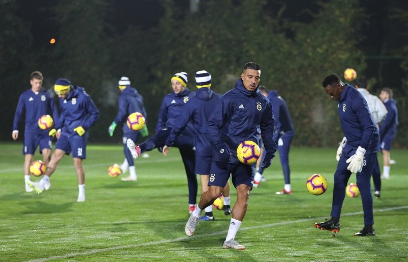 Fenerbahçe efsanesi transferi açıkladı!