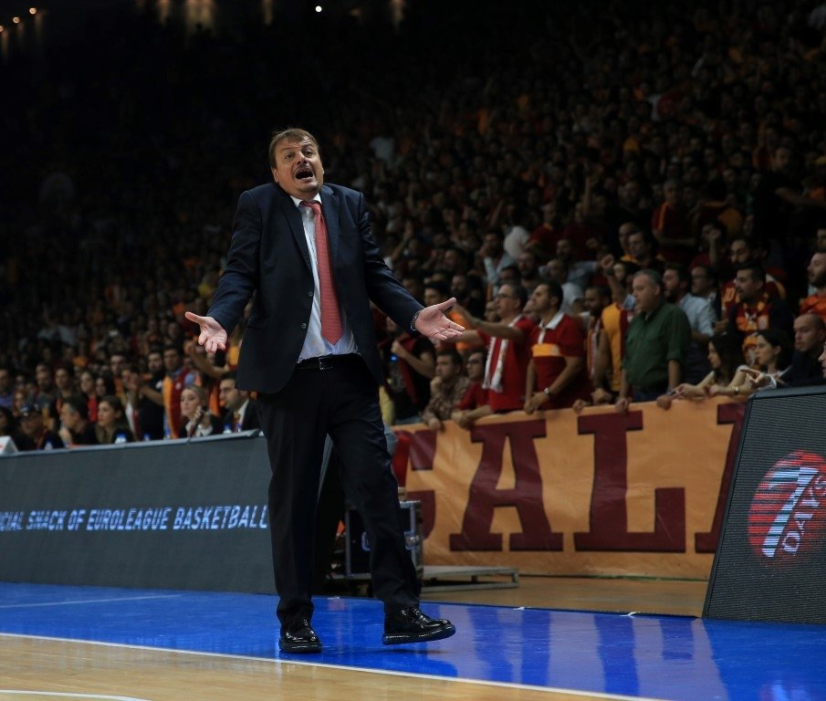 Ergin Ataman’dan Aziz Yıldırım’a destek