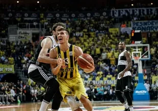 Fenerbahçe seride 2-0 öne geçti