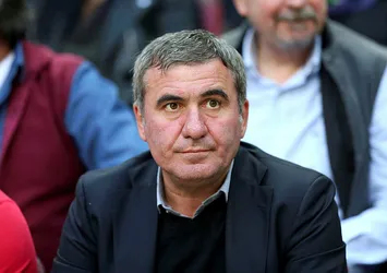 Hagi, yılın teknik direktörü seçildi