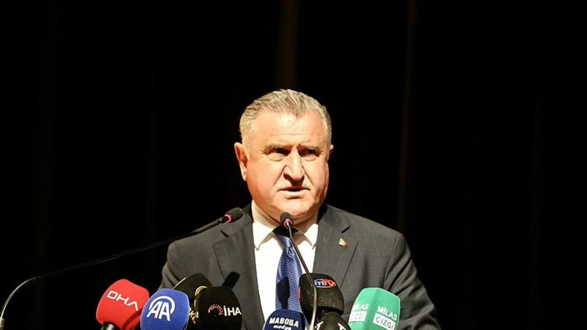 Bakan Bak'tan 18 Yaş Altı Kadın Voleybol Milli Takımı'na tebrik