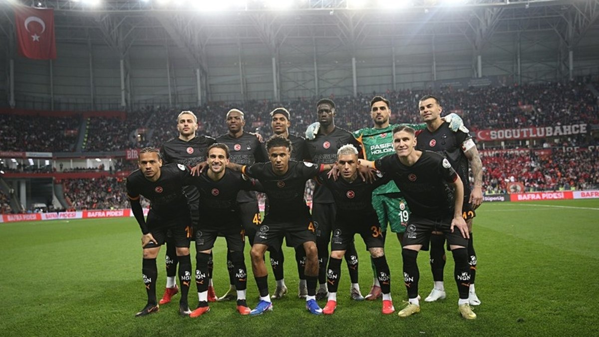 Galatasaray'a sakatlık şoku! Samsunspor maçının ikinci yarısına çıkmadı