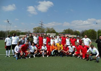 Eski futbolcular Almanya'da gol yağdırdı