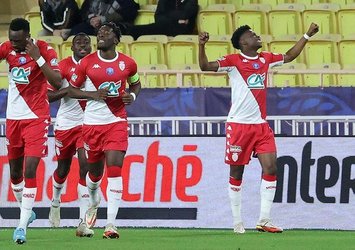 Monaco 2 golle turladı!