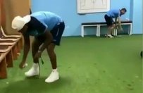 Trabzonsporlu oyuncular soyunma odasını temizleyip öyle gitti!