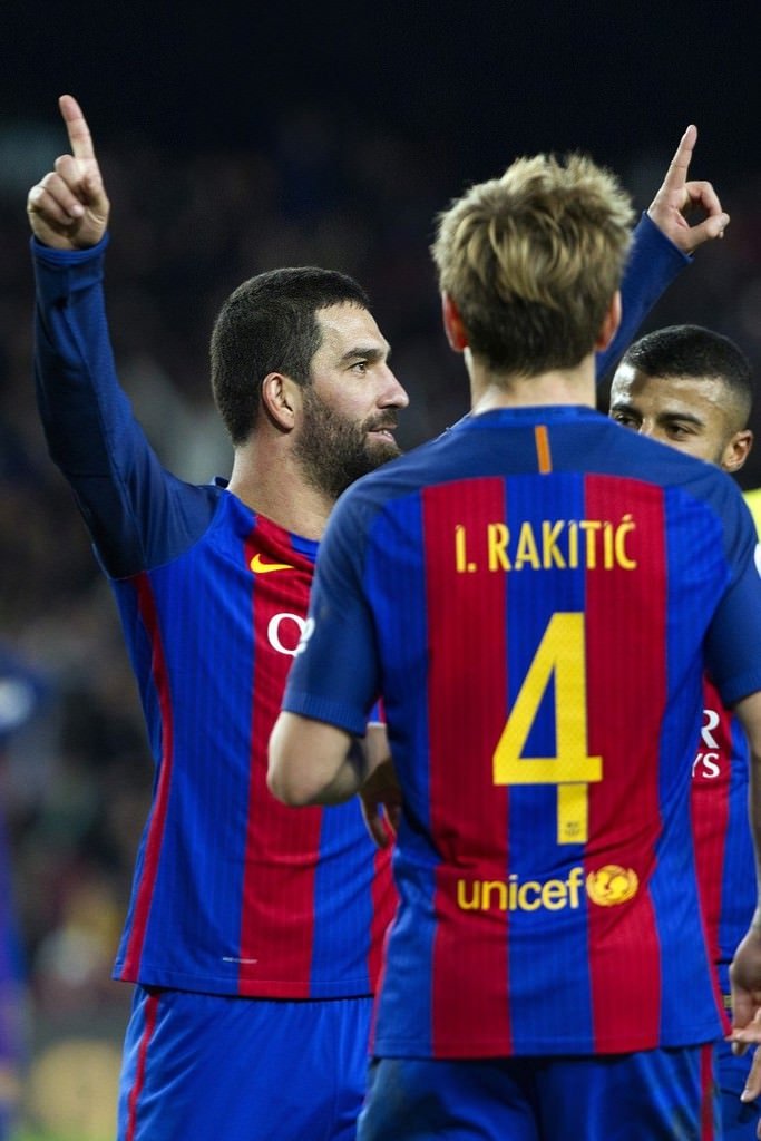 Barcelona, Arda Turan’ı satmaya sıcak bakıyor!