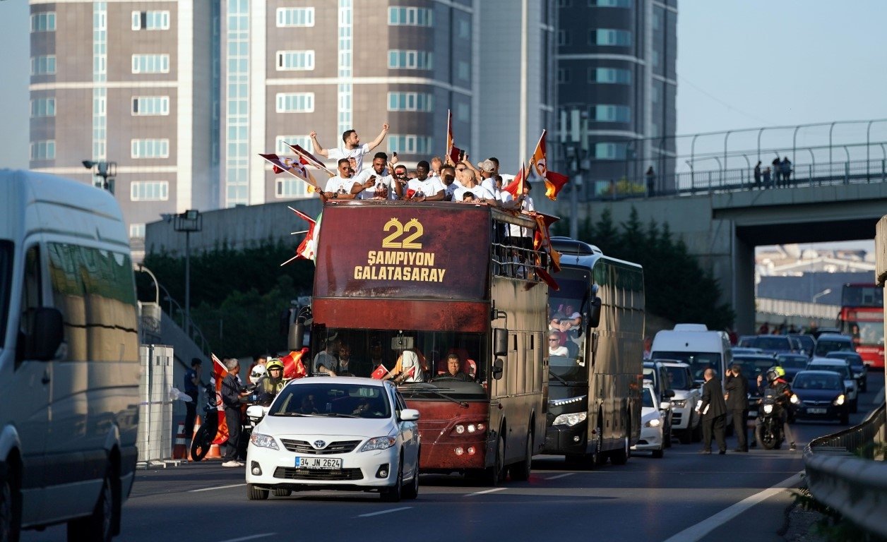 Galatasaray’ın şampiyonluk kutlamasında 5. yıldız detayı