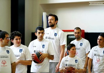 Anadolu Efes'ten anlamlı destek