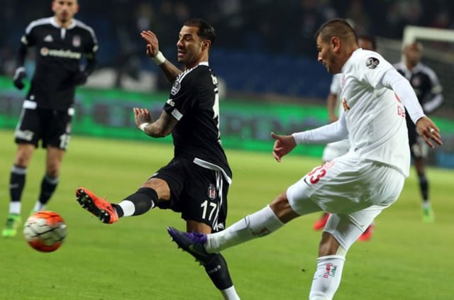 Şenol Güneş yıldız futbolcunun menajerini kovdu