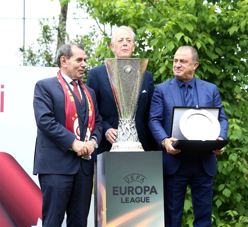 Galatasaray’dan Fenerbahçe’ye tarihi gönderme