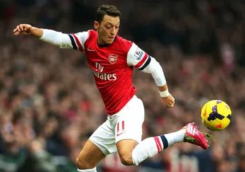 Mesut Özil sözleşme uzattı!
