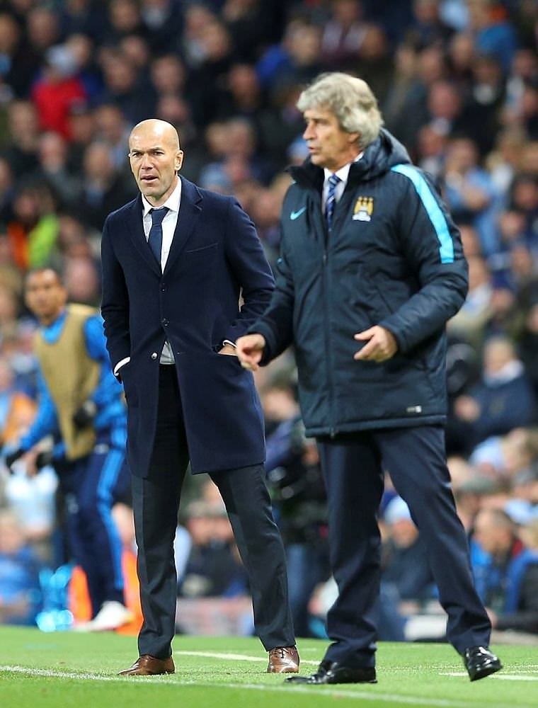 Zidane’ın pantolonu yırtılınca...