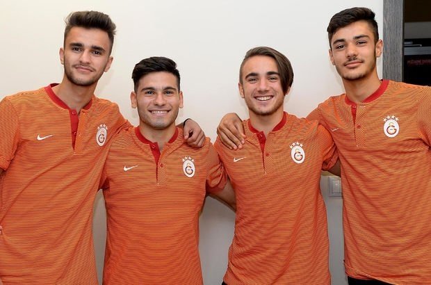 G Saray Da Ozan Ve Tarik In Maaslari Gundem Oldu Sayfa 1 Galatasaray 19 Ekim 2020 Pazartesi