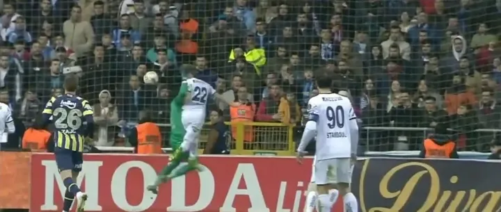 Adana Demirspor - Fenerbahçe maçında 2. kez penaltı kararı çıktı! İşte o pozisyon - 5