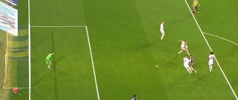 fenerbahce-penalti-bekledi-iste-o-pozisyon-1772995413317.jpeg