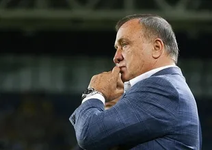 Advocaat, Pereira'nın gerisinde kaldı