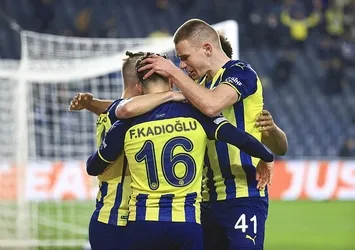 F.Bahçe'de bir tek o alkışlandı! Yıldız isme büyük destek