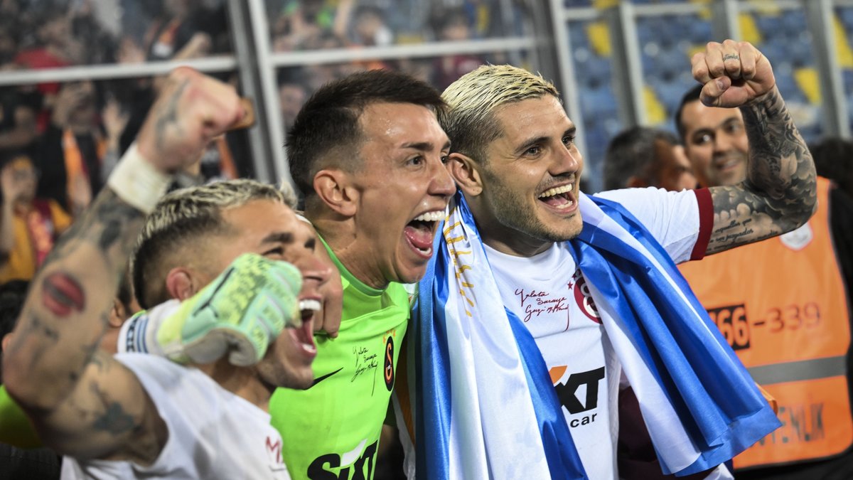 GALATASARAY HABERİ - Icardi'den Muslera’ya çarpıcı mesaj: “Bir yıl daha!” GALATASARAY HABERİ - Icardi'den Muslera’ya çarpıcı mesaj: “Bir yıl daha!”