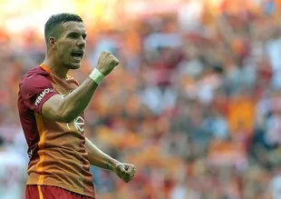 Lukas Podolski'ye yeni görev!