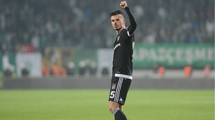 Oğuzhan Özyakup kendini yaktı!