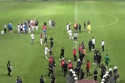 Elazığspor - Vanspor FK maçı tatil edildi