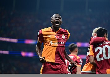 Osimhen tarihe geçme yolunda! Rakibi Burak Yılmaz