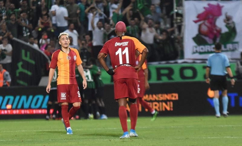 Galatasaray yenildi capsler patladı!