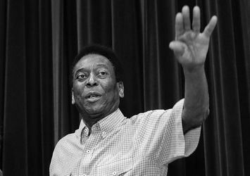 Pele hayatını kaybetti!