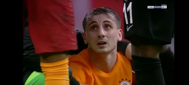 Altay maçının ardından Galatasaray'ın yıldızı Kerem Aktürkoğlu yıkıldı! İşte o görüntüler... - 3