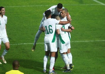 Feghouli attı Cezayir play-off'lara kaldı!