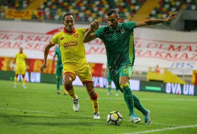 Fenerbahçe, Mehmet Topal ile yolları ayırıyor