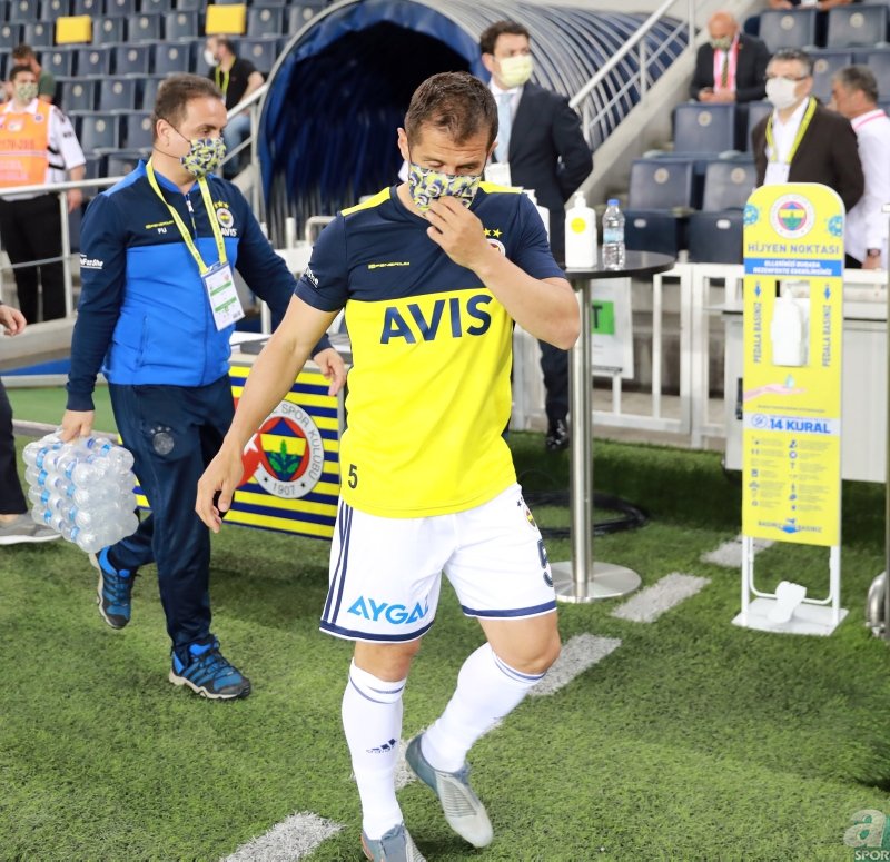 Emre Belözoğlu’ndan emeklilik açıklaması! Büyük ihtimalle...