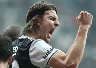 Beşiktaş Atınç Nukan'ı KAP'a bildirdi!