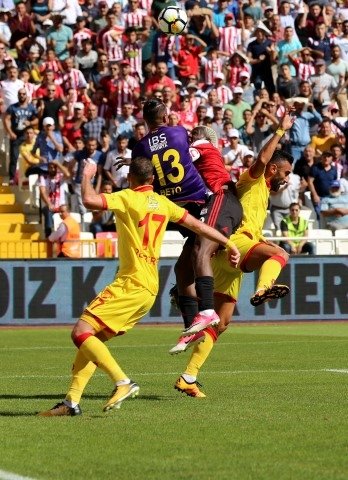 Demir Grup Sivasspor - Göztepe maçından kareler