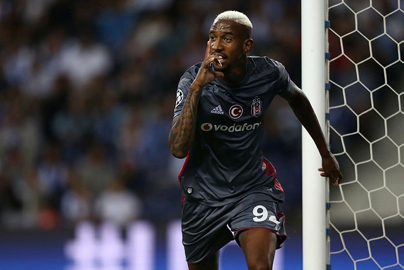 Ünlü futbolcuların boyları