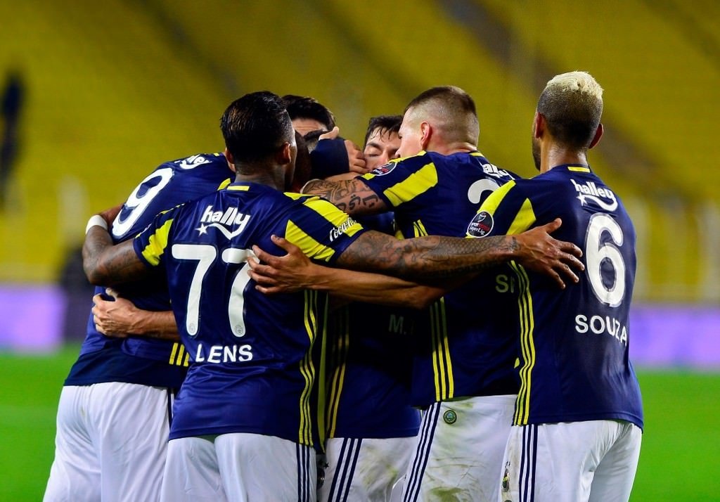 Fenerbahçe-Adanaspor karşılaşmasından kareler