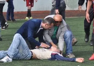 Bir maçta 11 kırmızı kart