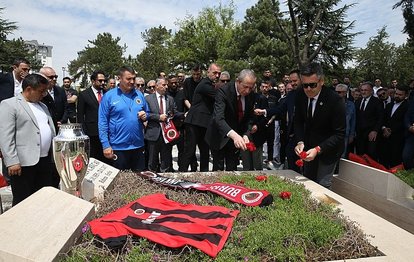 Gençlerbirliği İlhan Cavcav’ın mezarını ziyaret etti