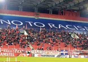 UEFA'dan Olympiakos'a tokat gibi pankart!