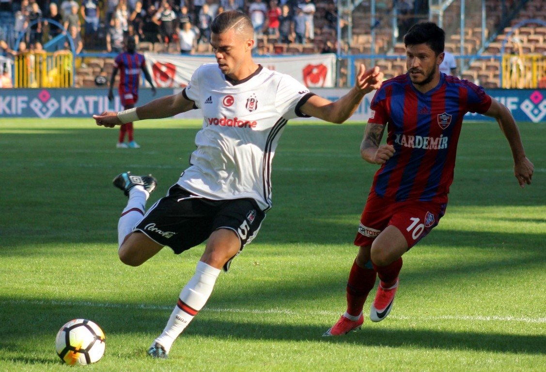 Karabükspor - Beşiktaş maçından kareler