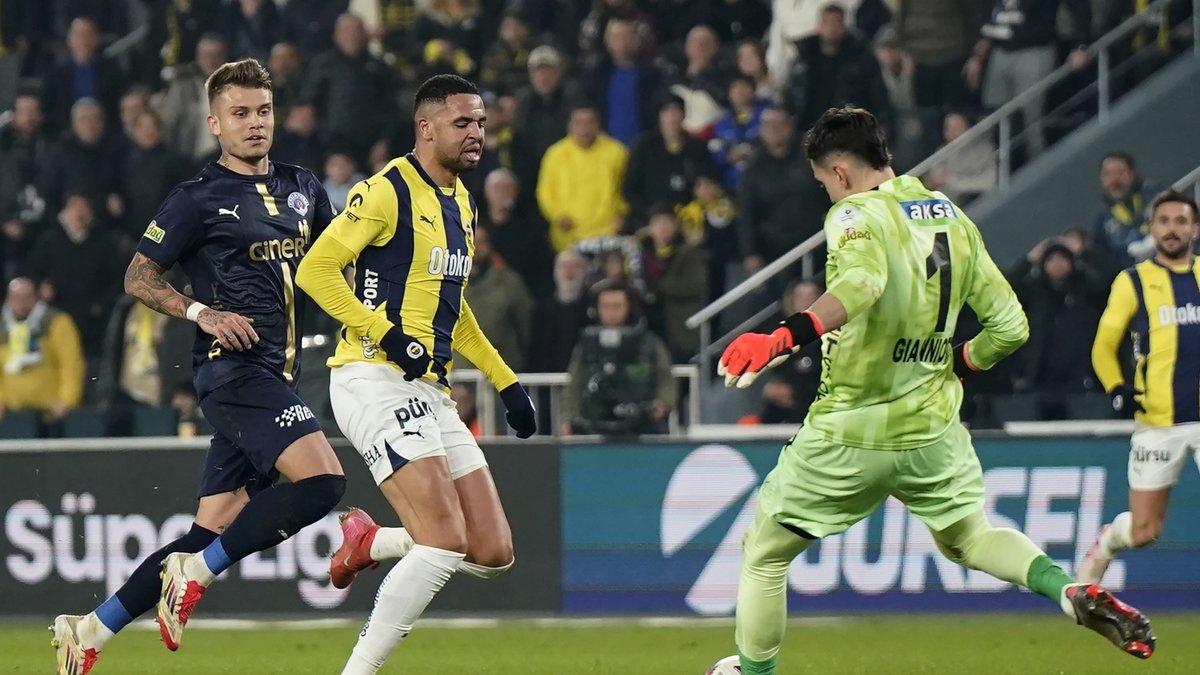 Spor yazarlarından flaş Fenerbahçe-Kasımpaşa maçı değerlendirmeleri! Spor yazarlarından flaş Fenerbahçe-Kasımpaşa maçı değerlendirmeleri!