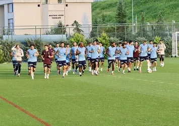 Fırtına Rapid Wien'e tam kadro hazır!
