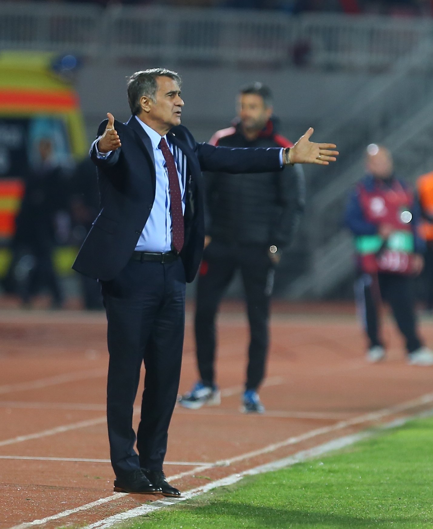 Usta yazarlar Arnavutluk - Türkiye maçını değerlendirdi!