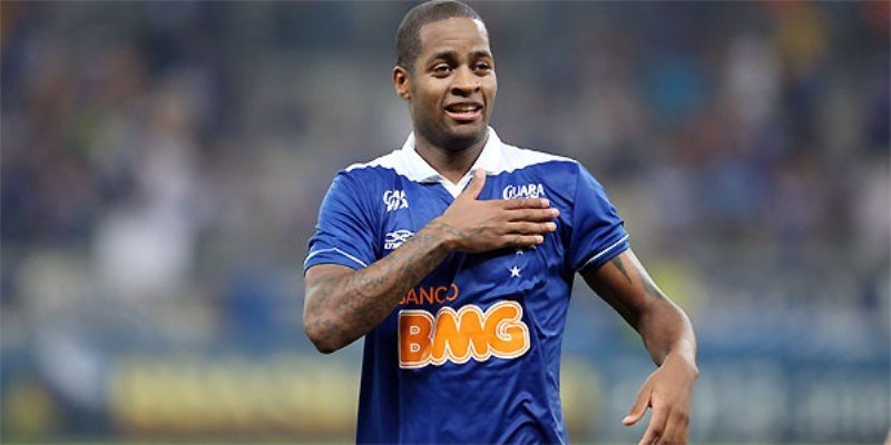 Dede Fenerbahçe’ye doğru