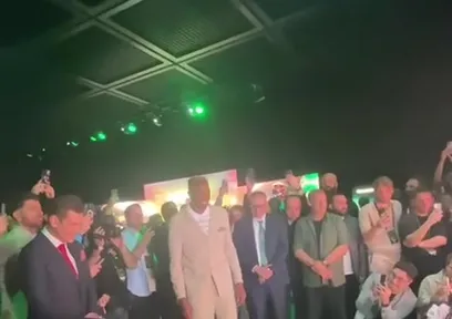 Osimhen'den isabetli şut denemeleri! İZLE